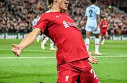 英雄联盟总决赛2025-切尔西门将出色扑点，帮助球队保持英超领先优势的简单介绍