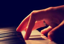 当绿茵闪电撞上绿衫铁壁!姆巴佩奥运单挑凯尔特人,数据揭秘世纪交锋