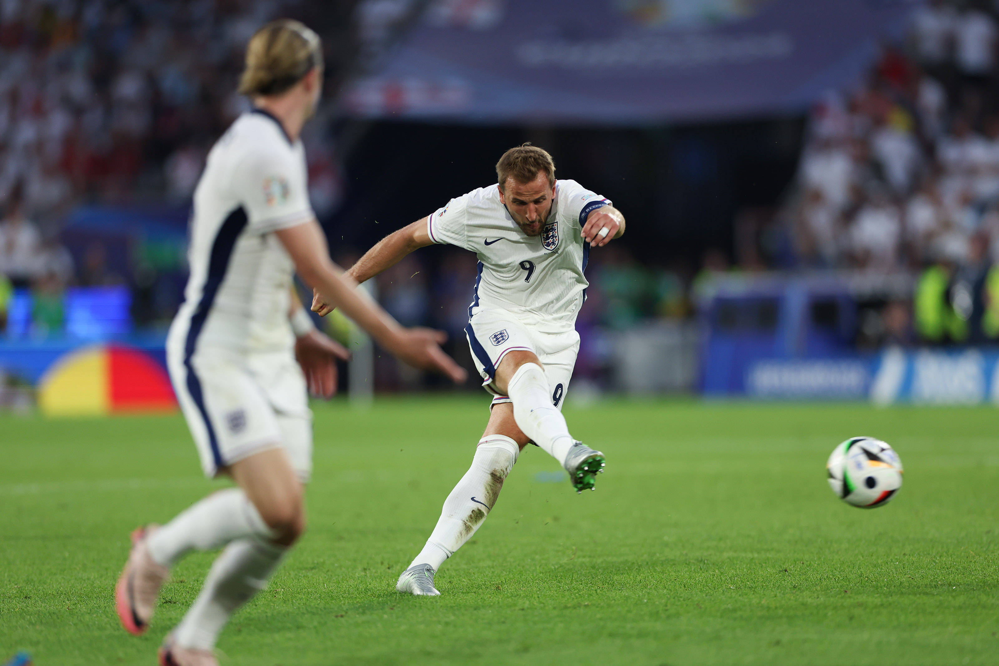 英格兰大胜波兰，欧洲杯小组出线