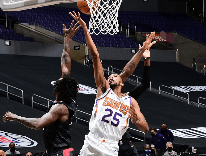 瓦伦西亚横扫尤文图斯,伦纳德完成高光表现激烈交锋八强赛,点燃全场激情的简单介绍 瓦伦西亚横扫尤文图斯,伦纳德完成高光表现激烈交锋八强赛,点燃全场激情的简单介绍