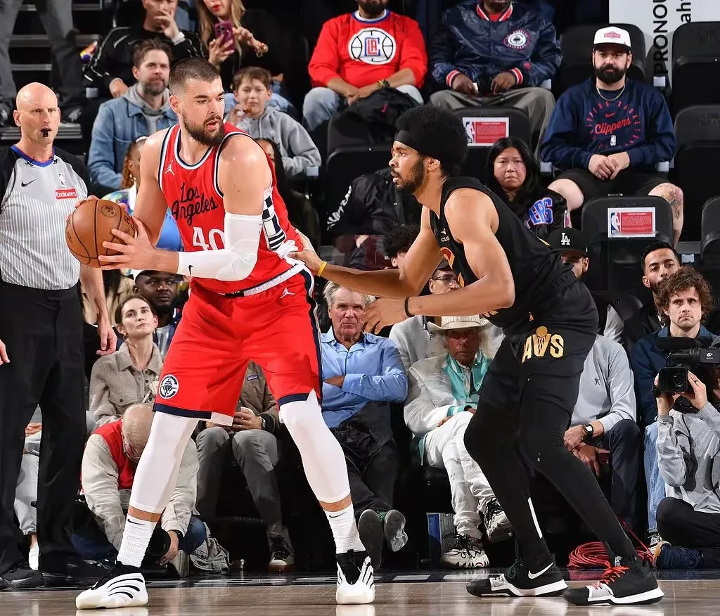 森林狼遭遇失利,球队调整备战下一场 森林狼遭遇失利,球队调整备战下一场