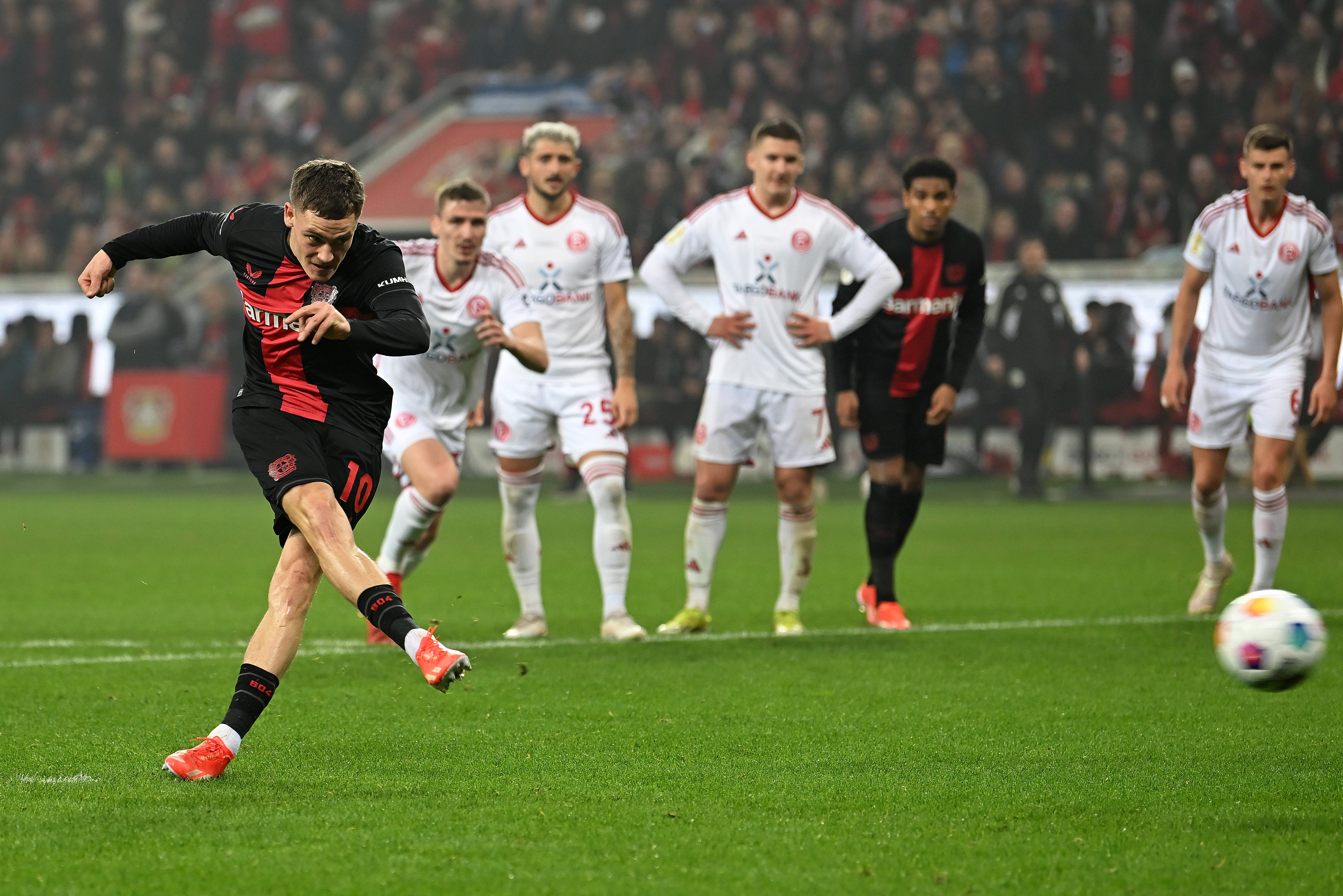 沃尔夫斯堡迎战强敌,实力备受挑战 沃尔夫斯堡迎战强敌,实力备受挑战