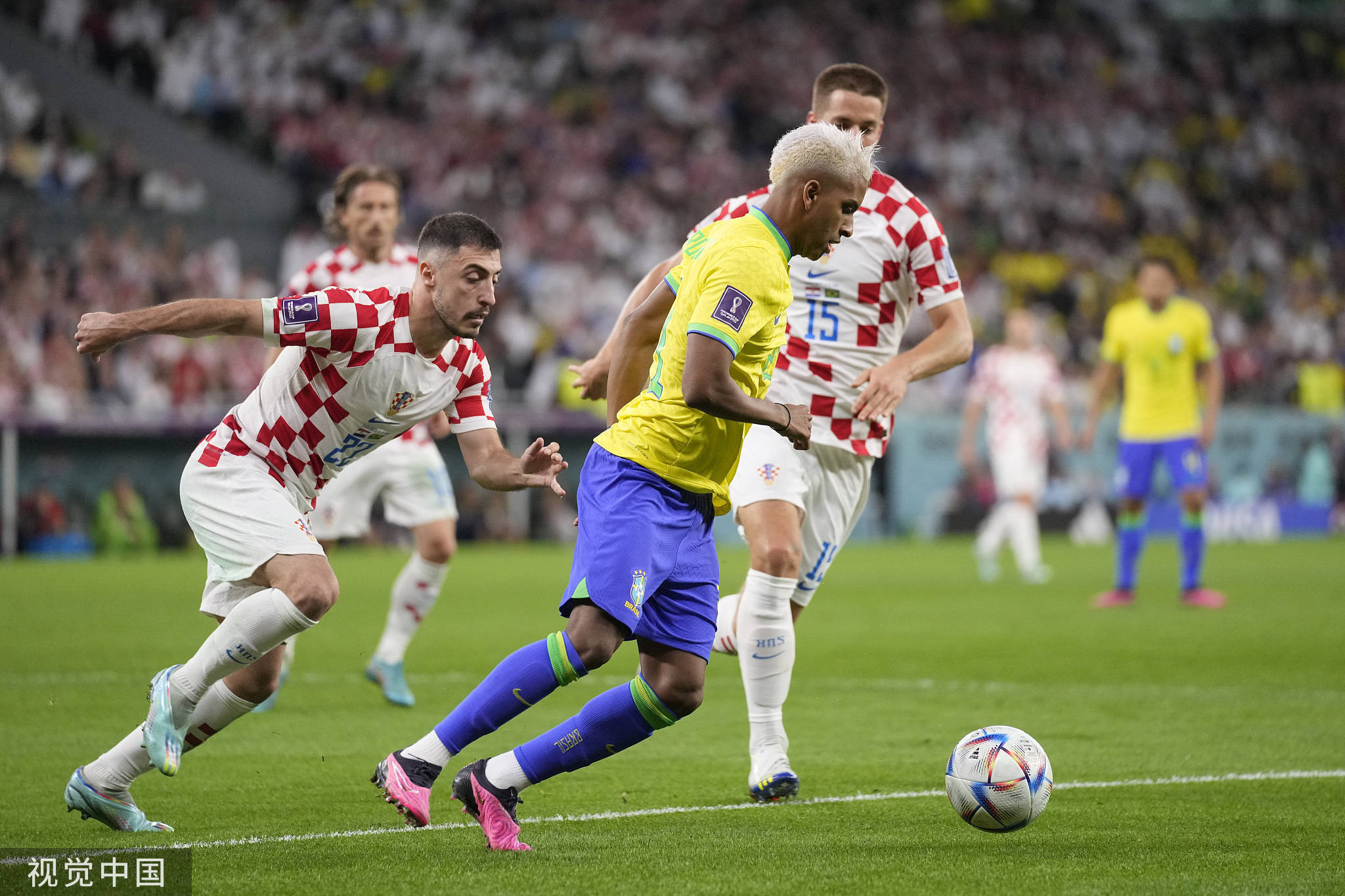 荷兰鏖战希腊，内马尔关键制胜