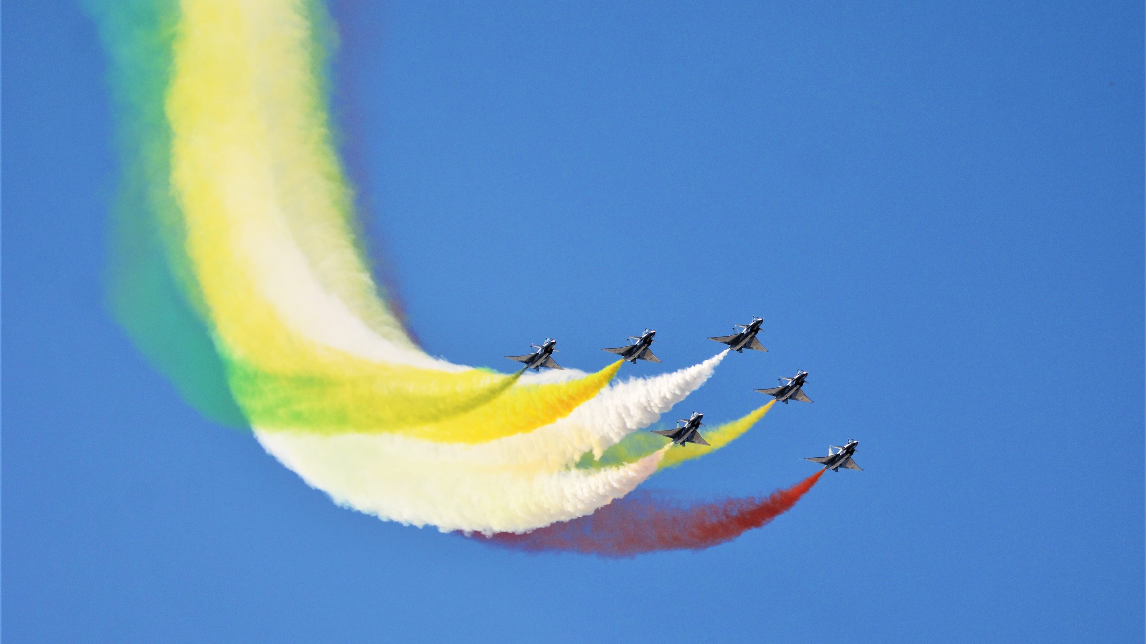 曼城与安哥拉慈善赛，新星布鲁诺·科斯塔独揽三球，点燃跨界对决激情