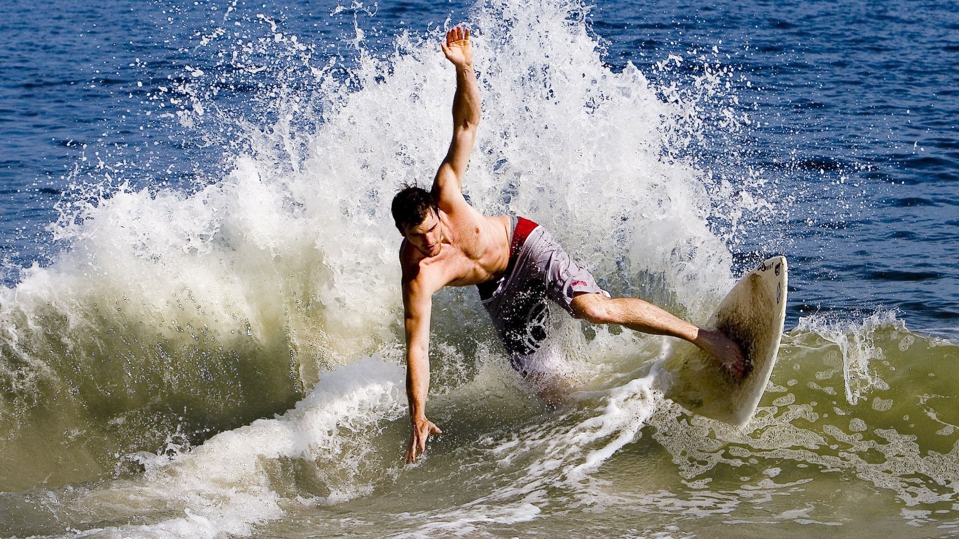 团队引擎轰鸣，单核超车封神