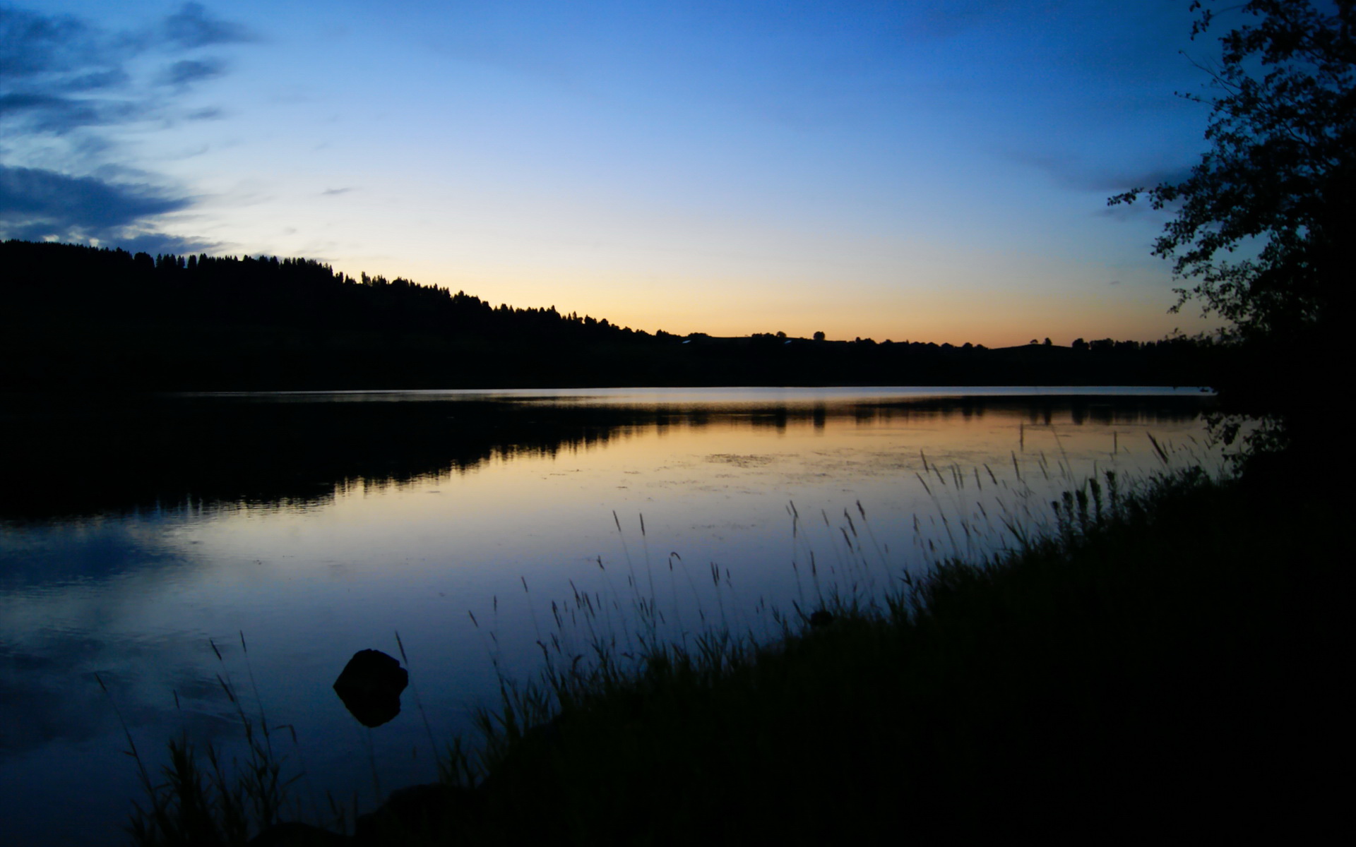 佩德里光芒撕裂钢铁战车！乌拉圭用南美洪流淹没德国意志