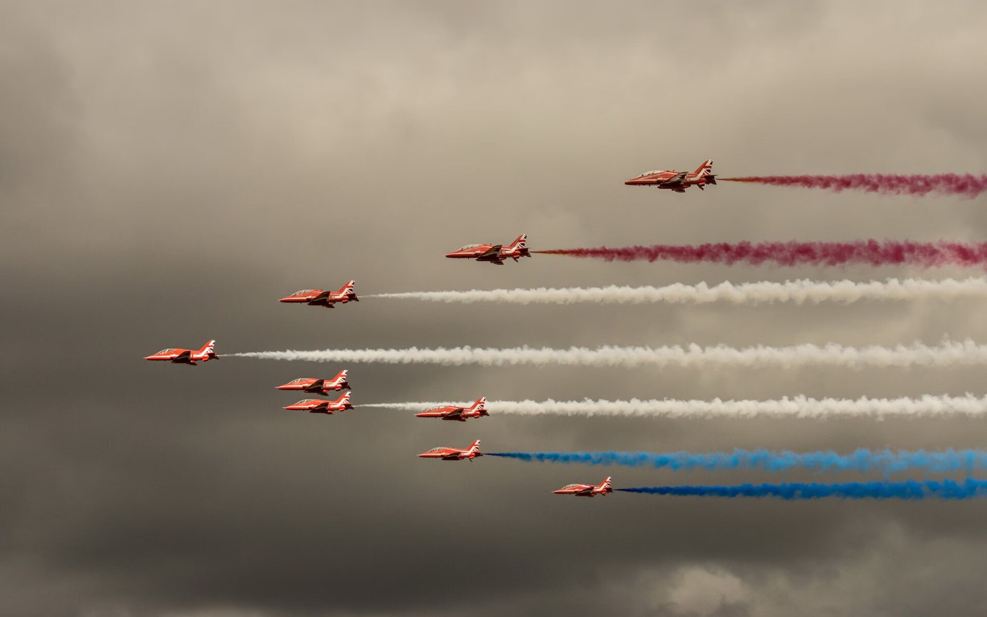 铁闸与利刃,富安健洋攻防统治,马里连击终结瑞士悬念